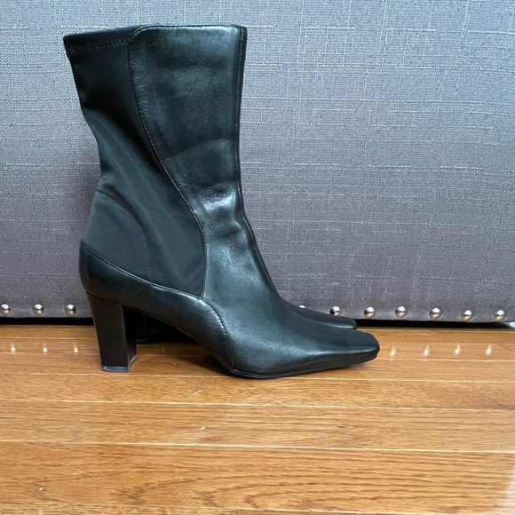 Liz Claiborne leather boots - Picture 2 of 4